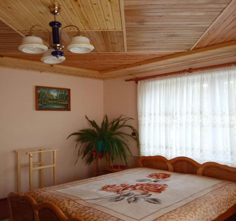 Bat'kivska Hata Stari Kuty Bagian luar foto