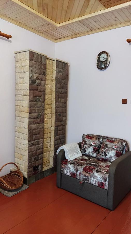Bat'kivska Hata Stari Kuty Bagian luar foto